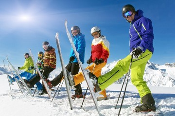 Skieurs dans les Pyrénées