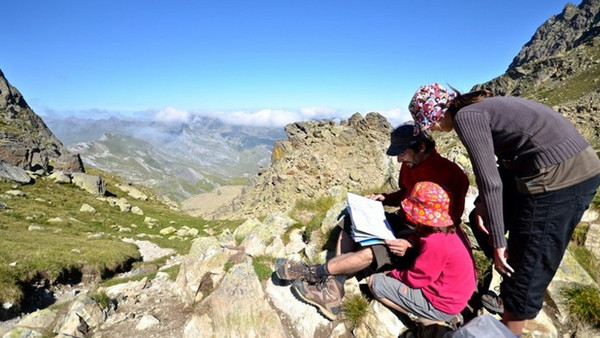Randonnée en famille au pied du Pic du Midi d'Ossau