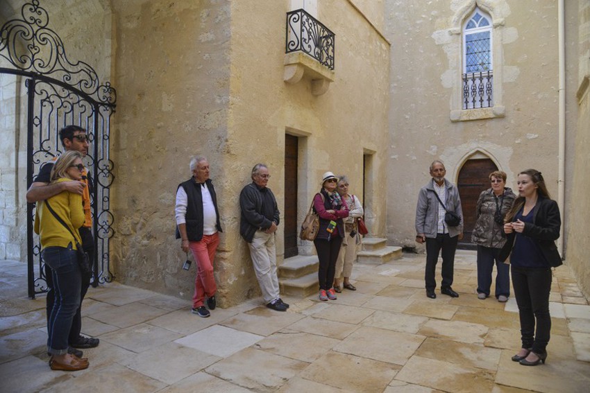Visite en groupe de La Tour Carnet © Alban GILBERT / CRTA